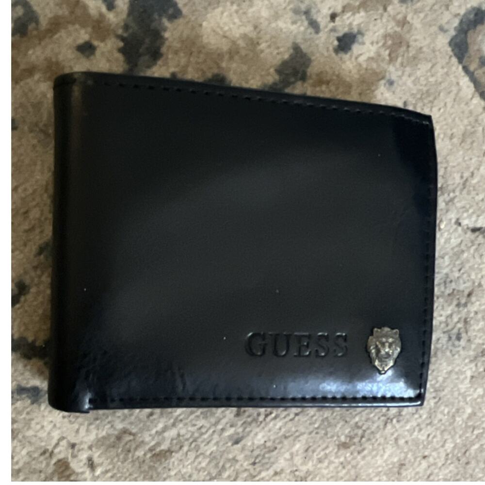 GUESS Men's Black Bifold Wallet with Logo, Credit Card Slots, Solid Pattern